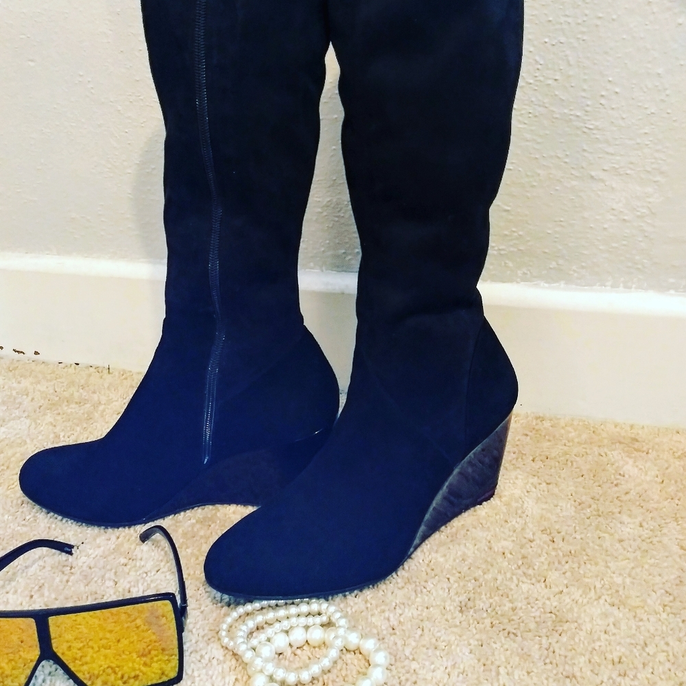 Black knee wedges